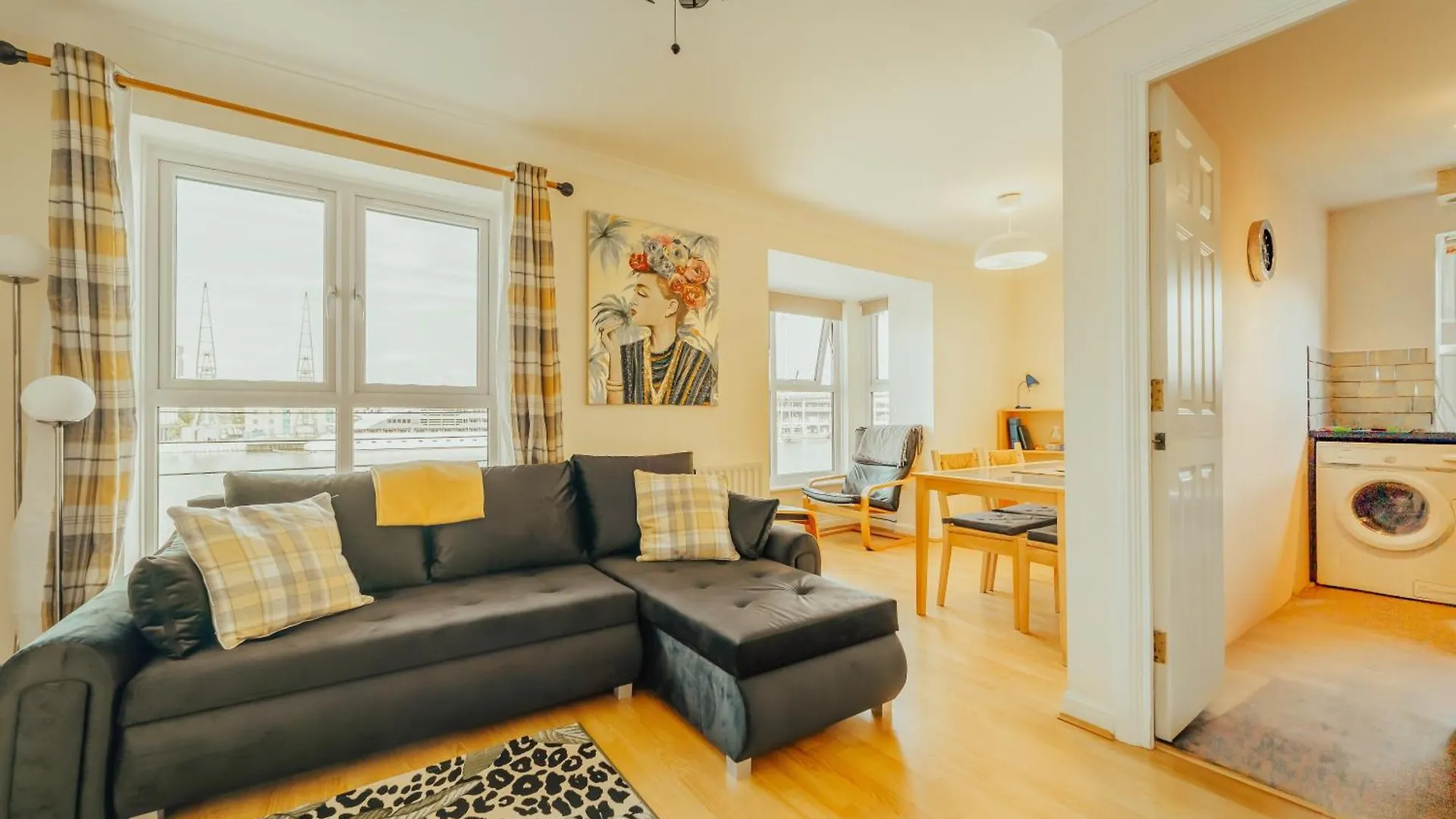 Luxury Riverview Apartment: Excel & Canary Wharf Proximity London 0*,  United Kingdom