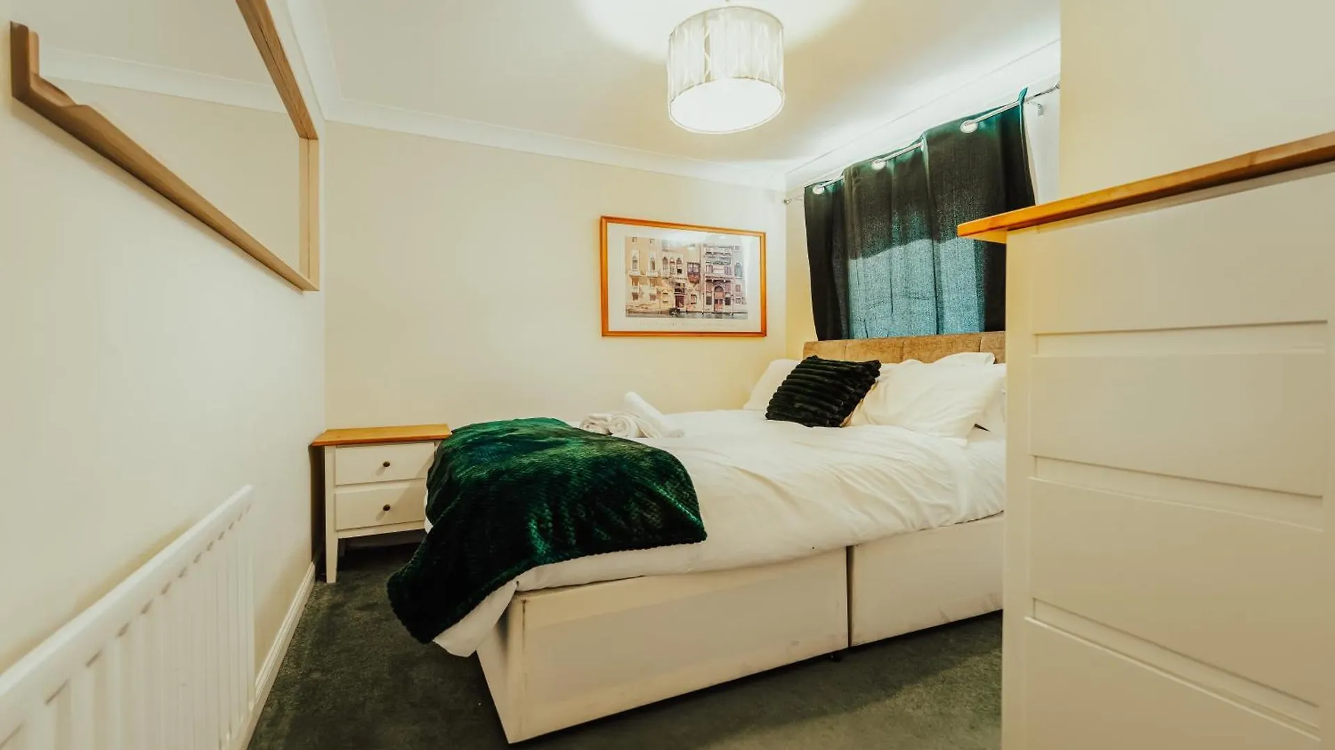 Apartment Luxury Riverview Apartment: Excel & Canary Wharf Proximity London
